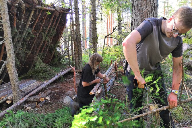 2-Day Small-Group Basic Skills Survival Course in Södermanland - Reading the forest through tracks and wildlife