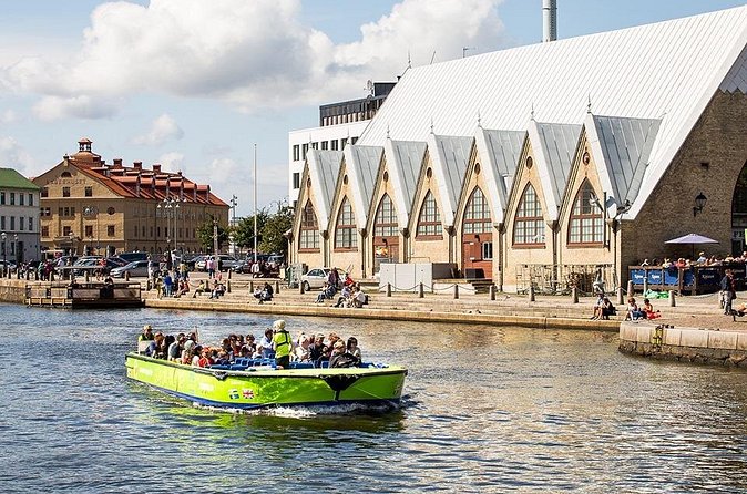 24h Gothenburg Hop-On Hop-Off Boat Tour - What the commentary adds to the ride