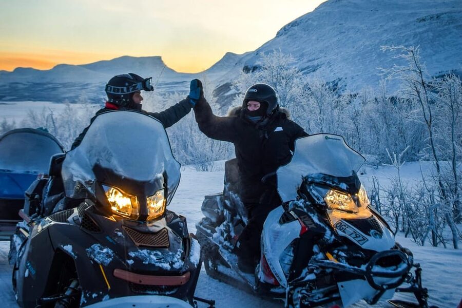 Abisko/Björkliden: Panorama Snowmobile Tour with Snacks - Pickup from Abisko and the short ride to Björkliden