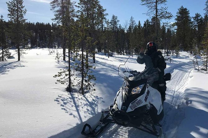Afternoon Snowmobile Tour - Why the supplied clothing adds real value