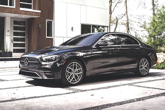 Airport Transfer: Airport ARN to Stockholm by Business Car - Pickup at any hour, with one important caveat