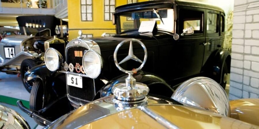 Arvika: Vehicle Museum - The model car shop and museum publications
