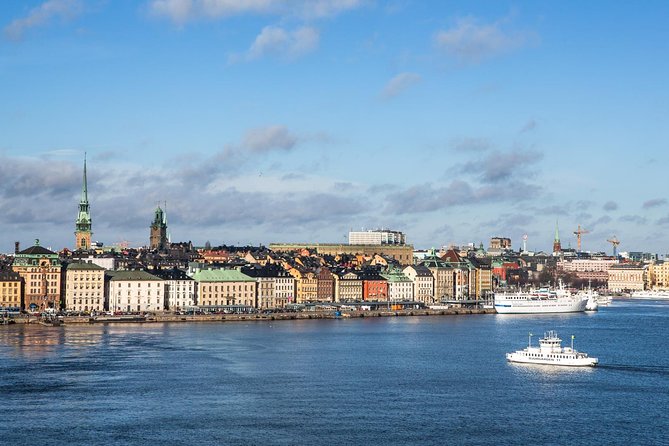 Best of Stockholm Photography and Sightseeing Tour - Framing the Royal Palace