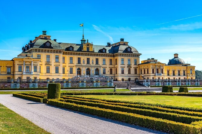 Castle Gripsholm and Drottningholm Palace(private service) - Mariefred gives the day a human scale