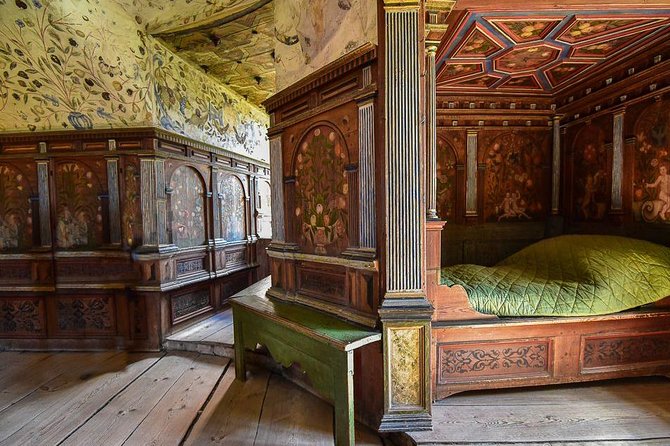 Castle Gripsholm and Drottningholm Palace(private service) - What you can expect from the guide and vehicle