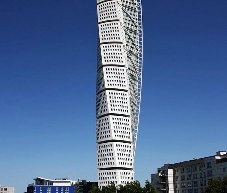 Copenhagen: Malmö Tour in Spanish - Turning Torso: A Sharp Change of View
