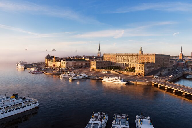 Cruise port VIP Transfer: Cruise port to Stockholm city center 1-6 Passangers - Meet and greet, bags, and the first few minutes