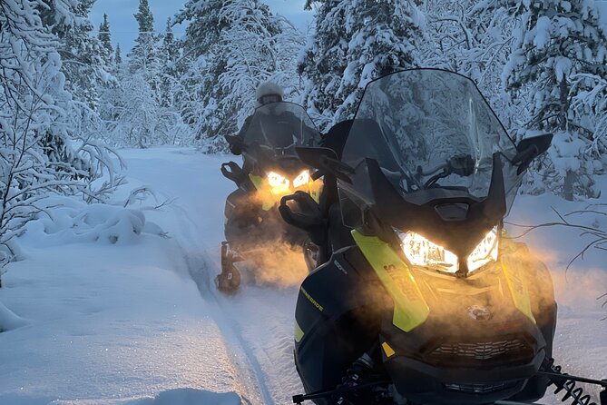 Day tour with snowmobile in Kiruna 10:30 am - Learning to handle the snowmobile