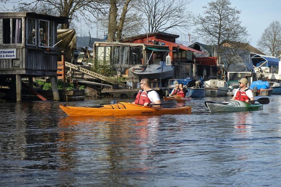 Downstream Säveån Kayak - Arriving in central Gothenburg