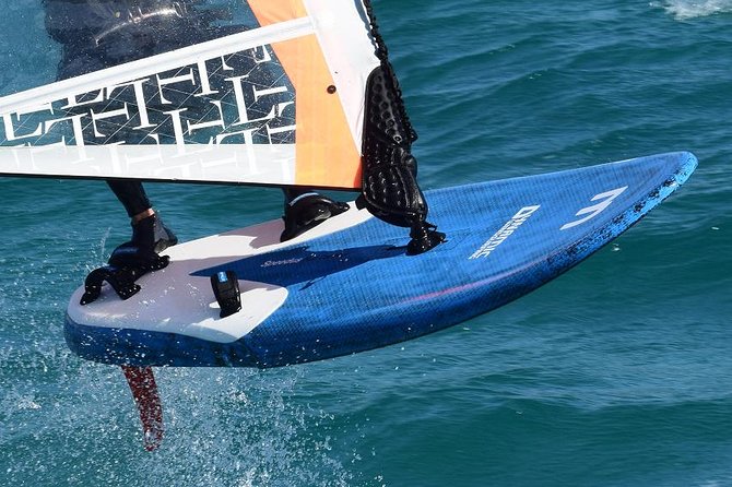 Dynamic Windsurfing Beginner class Day1 - Who should book this Stockholm lesson?