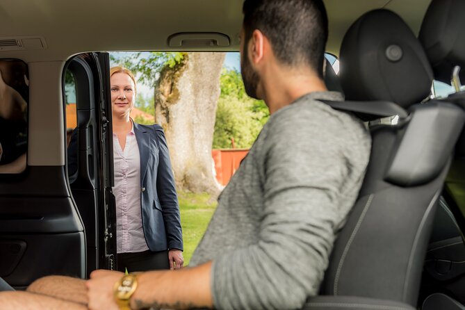 Economy Transfer from Stockholm City To Arlanda Airport - What Meet and Greet Means at Your Hotel