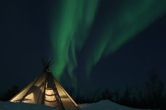 Enjoy the Aurora show on top of the mountain inc tipi dinner - Borrowed Arctic clothes and staying comfortable