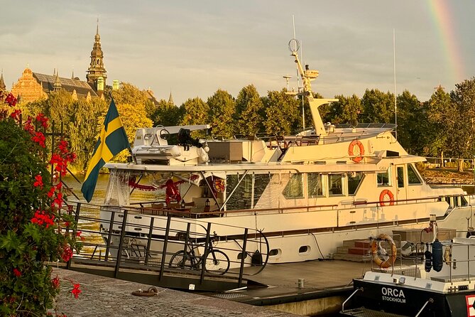 Exclusive Yacht Tour of Stockholm: sunset, dinner, lunch, cruise - Welcome drinks and a gentle start in the harbor