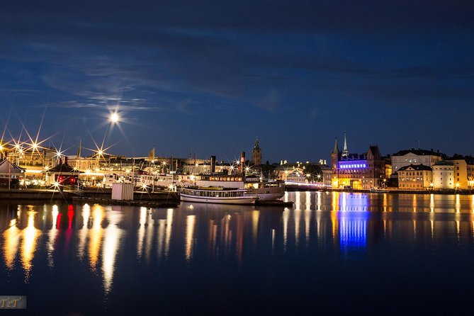 Explore Stockholm By Night - A hidden cocktail bar or rooftop drink
