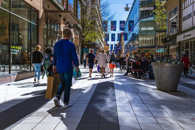 Explore Stockholm in 60 minutes with a Local - Jussi Björlings allé and Stockholm’s opera setting