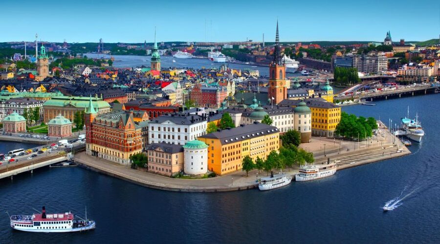 Family Walking Tour of Stockholm's Old Town, Junibacken - Ending in Kungsträdgården
