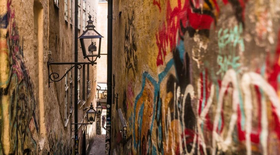 Family Walking Tour of Stockholm's Old Town, Junibacken - The four-hour option and Junibacken on Djurgården