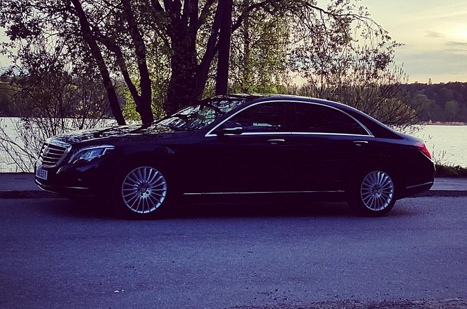 First Class Airport Limousine Transfer: Arlanda Airport to Stockholm City - Who will get the most from this private transfer?