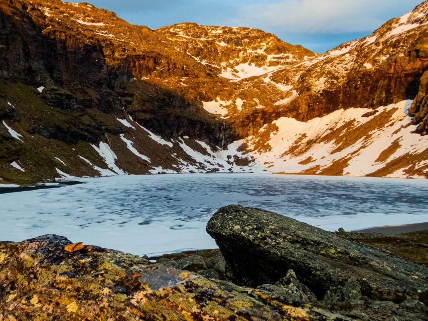 From Abisko: Kärkevagge Valley & Trollsjön Lake Guided Tour - Who should choose this hike?