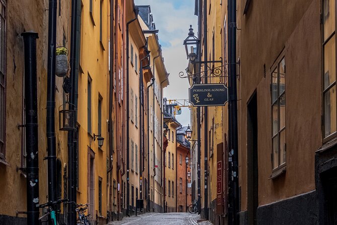From Cobblestones to Castles. The Medieval Magic of The Old Town - Food, cafés, and time after the walk