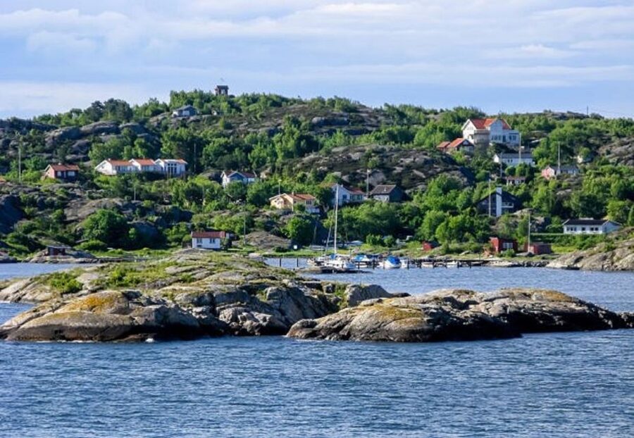 Gothenburg: Archipelago cruise with guide - From Lilla Bommen into Gothenburg Harbor