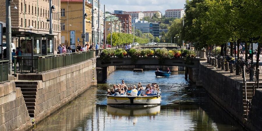 Gothenburg: City Canal Sightseeing Cruise - Weather, open seating, and the best time to go