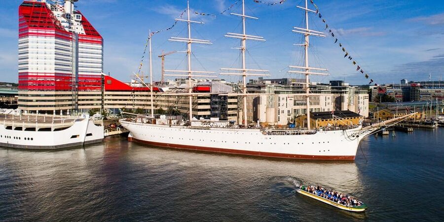 Gothenburg: City Canal Sightseeing Cruise - Who should take the Paddan boat?