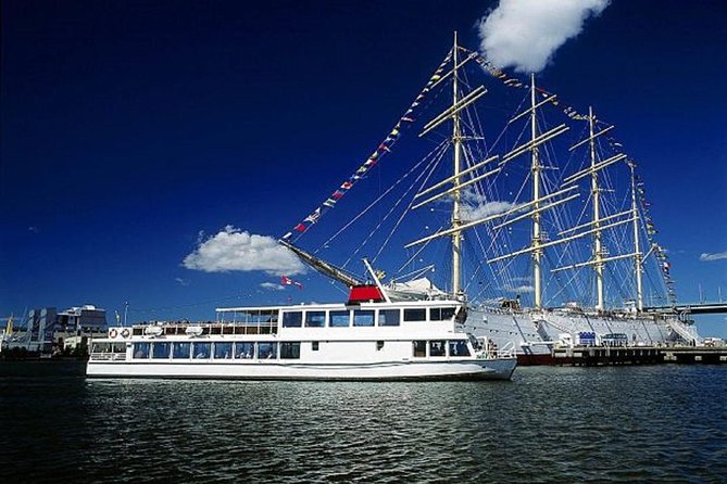 Guided boat tour to Vinga in Gothenburg - The sea crossing and the changing coastal views