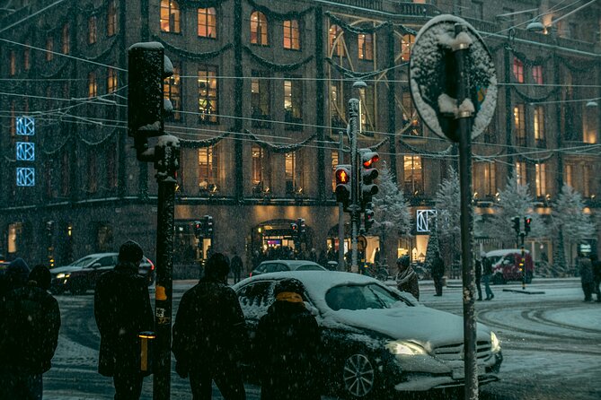 Guided Stockholm Christmas Tour - Walking Prästgatan and the Old Town lanes
