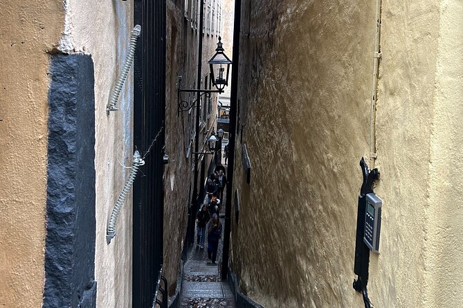 History and Secrets of Gamla Stan Audio GPS Guided Walking Tour - Mårten Trotzigs gränd, Stockholm’s narrowest street