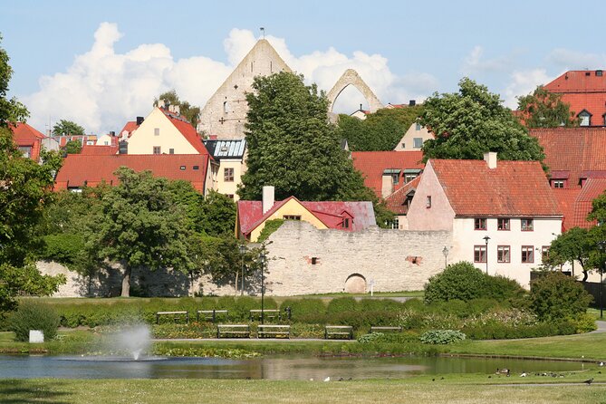Hop On - Hop Off Bus Visby - The coach ride: useful coverage with uneven commentary