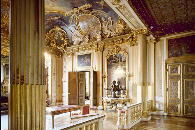 Inside The Crown: Stockholm Royal Palace Private Guided Tour - What the palace complex includes