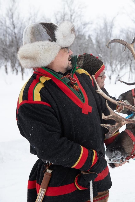 KIRUNA: Sami Reindeer Experience - Lasso throwing and Sami-style skiing