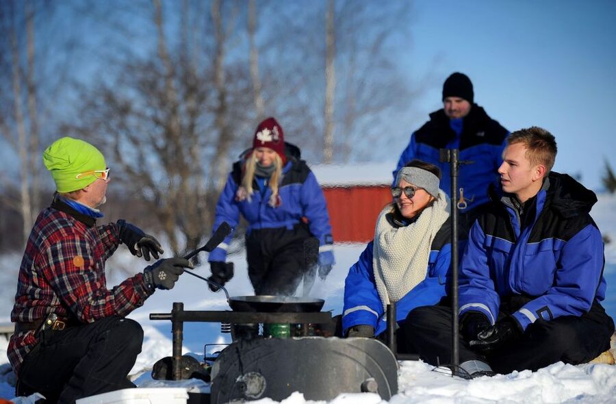 Luleå : Snowmobile - Forest and Ice Nature Tour 2h - Two hours through forest and frozen water