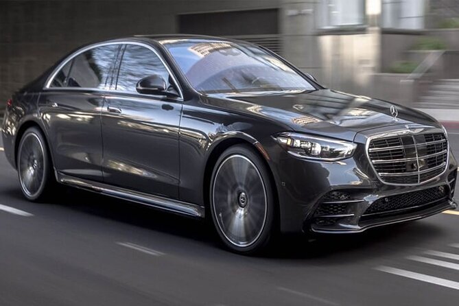 Luxury Arrival Transfer Stockholm Airport ARN to Stockholm City - Communication That Helps at the Airport