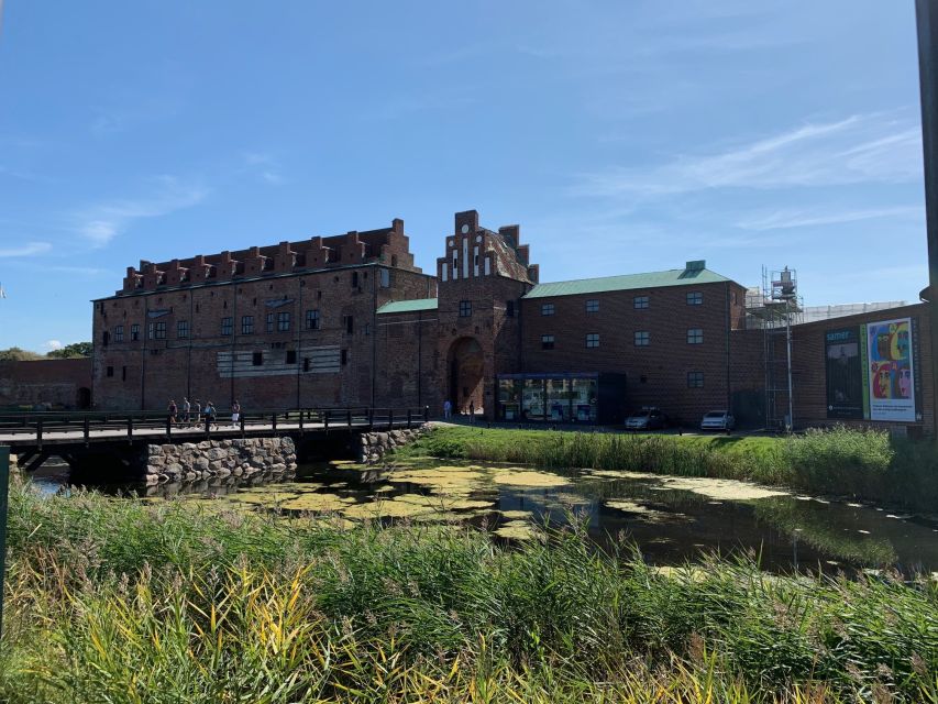 Malmö: 3-Hour Guided Walking Tour - Malmö Castle and two important parks