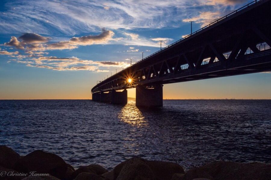 Malmö: Sightseeing and Landmarks tour by bike - From medieval character to new Malmö