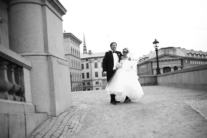 Private Photo Session with a Local Photographer in Stockholm - Booking timing, confirmation, and meeting details