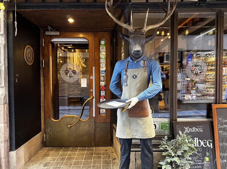 Secret Walking Food Tour Stockholm Old Town - A look at the Royal Palace, then a change of district