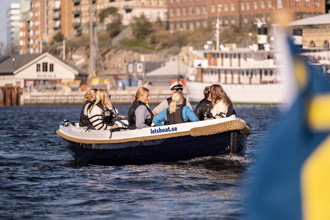 Self Drive Electric Boat in the Canals - A Good Fit for Families and Larger Groups