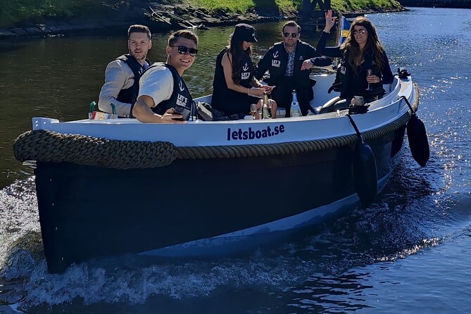 Self Drive Electric Boat in the Canals - Handling the Independent Setup
