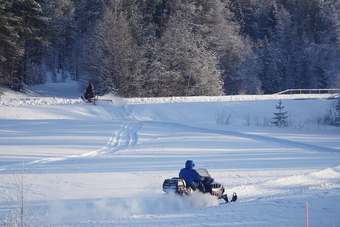 Snowmobile tour - What the four-and-a-half-hour outing includes