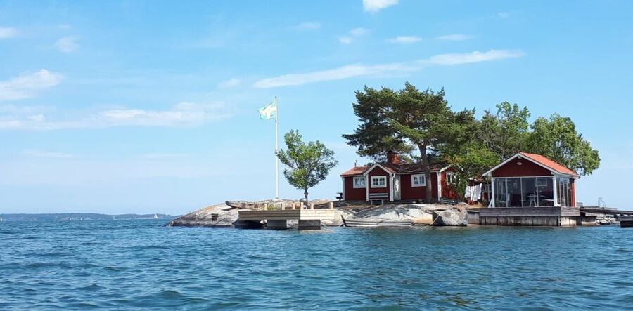 Stockholm Archipelago RIB Speed Boat Tour with Swedish Fika - Who should book this Stockholm speed boat tour?