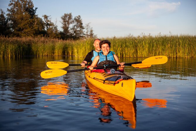 Stockholm Archipelago Sunset Kayaking and Fika tour - Fika tastes better beside a sunset