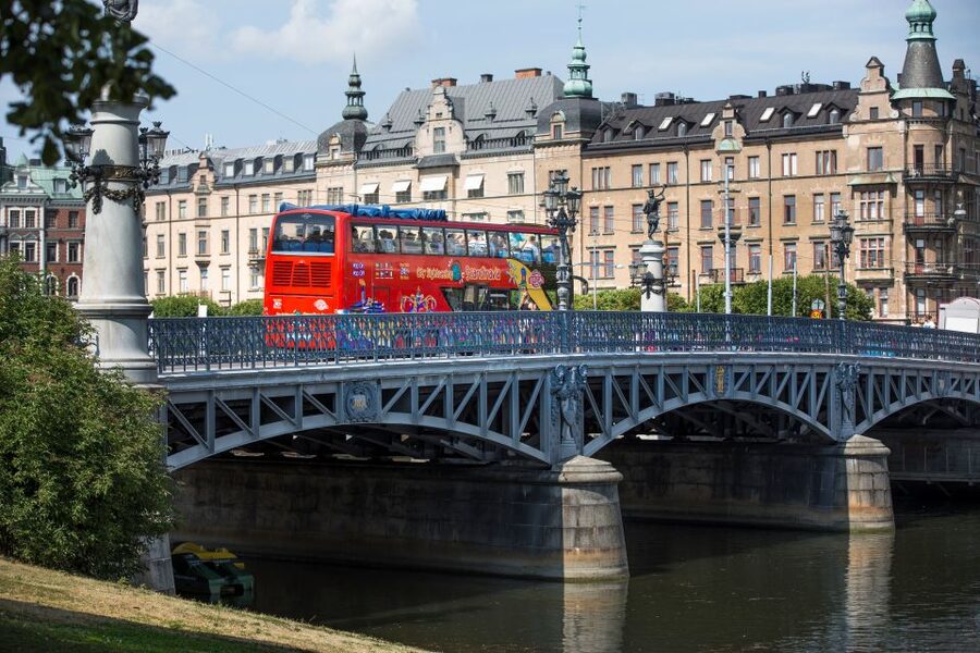 Stockholm: City Sightseeing Hop-On Hop-Off Bus Tour - Stops 11 to 15: Karlaplan, Stureplan, Ice Bar, and City Hall