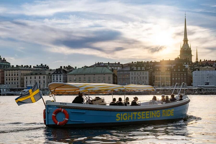 Stockholm: Guided City Sightseeing Open Electric Boat Tour - Djurgården Well Canal and the Vasa Museum