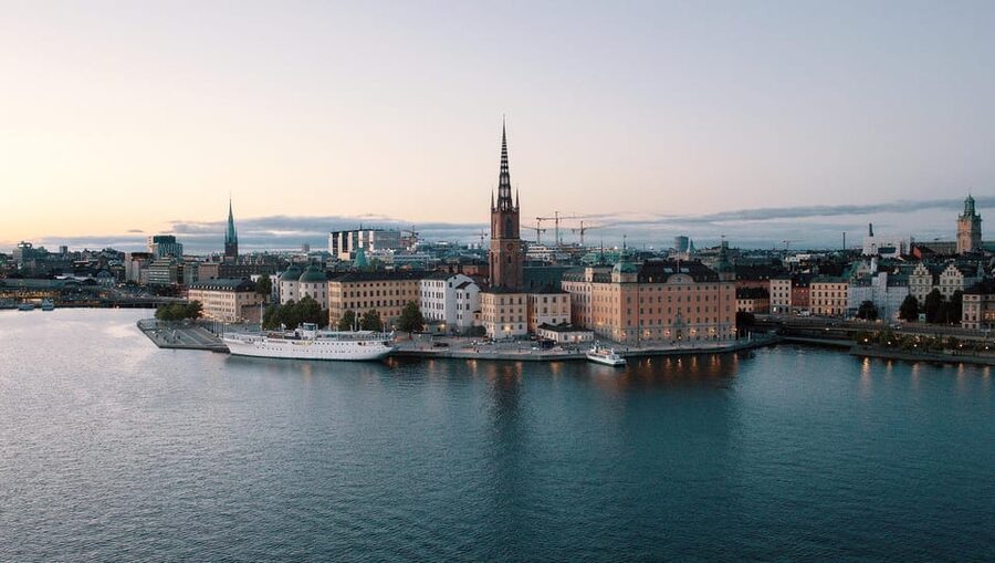 Stockholm Icons: Old Town & Riddarholmen Private Guided Tour - Why this two-hour route works
