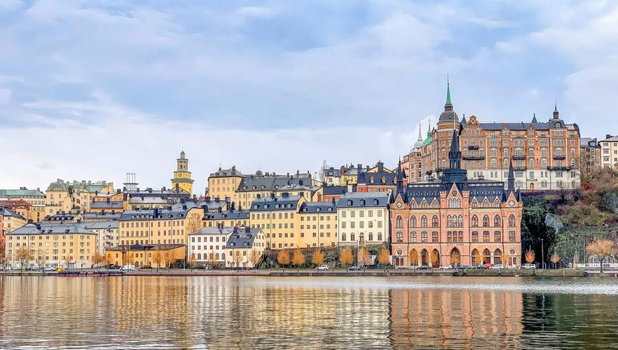 Stockholm Icons: Old Town & Riddarholmen Private Guided Tour - Riddarholmen and the resting place of Swedish monarchs