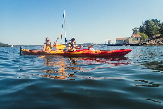 Stockholm: Kayaking tour around Vaxholm Archipelago with Fika - Norrhamnen and Vaxholm’s fishing cottages
