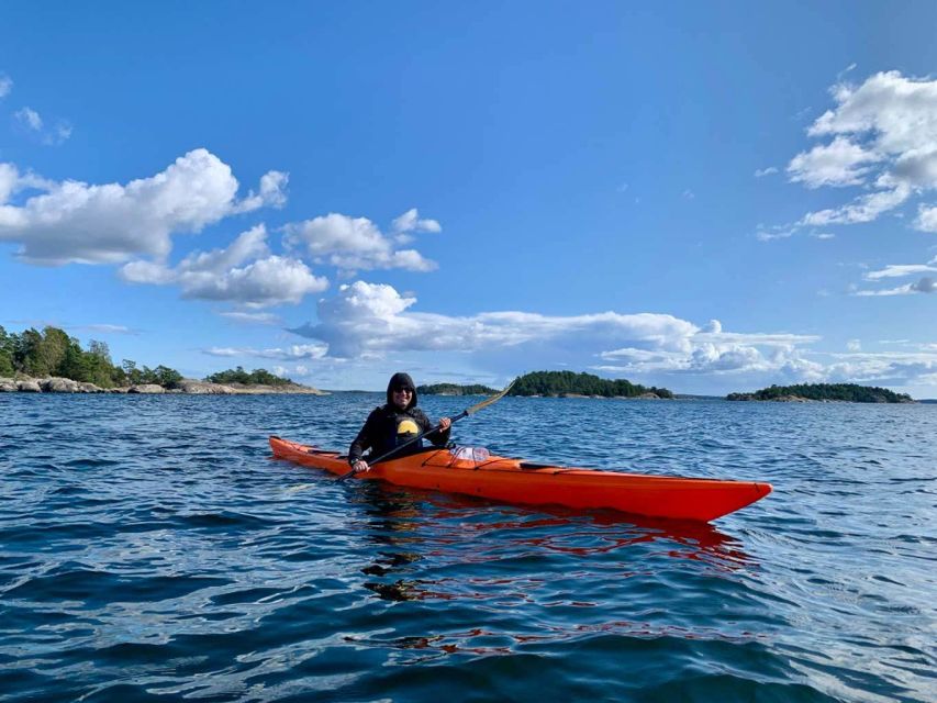 Stockholm: Morning Kayak Tour in the Archipelago with Lunch - What the guide adds